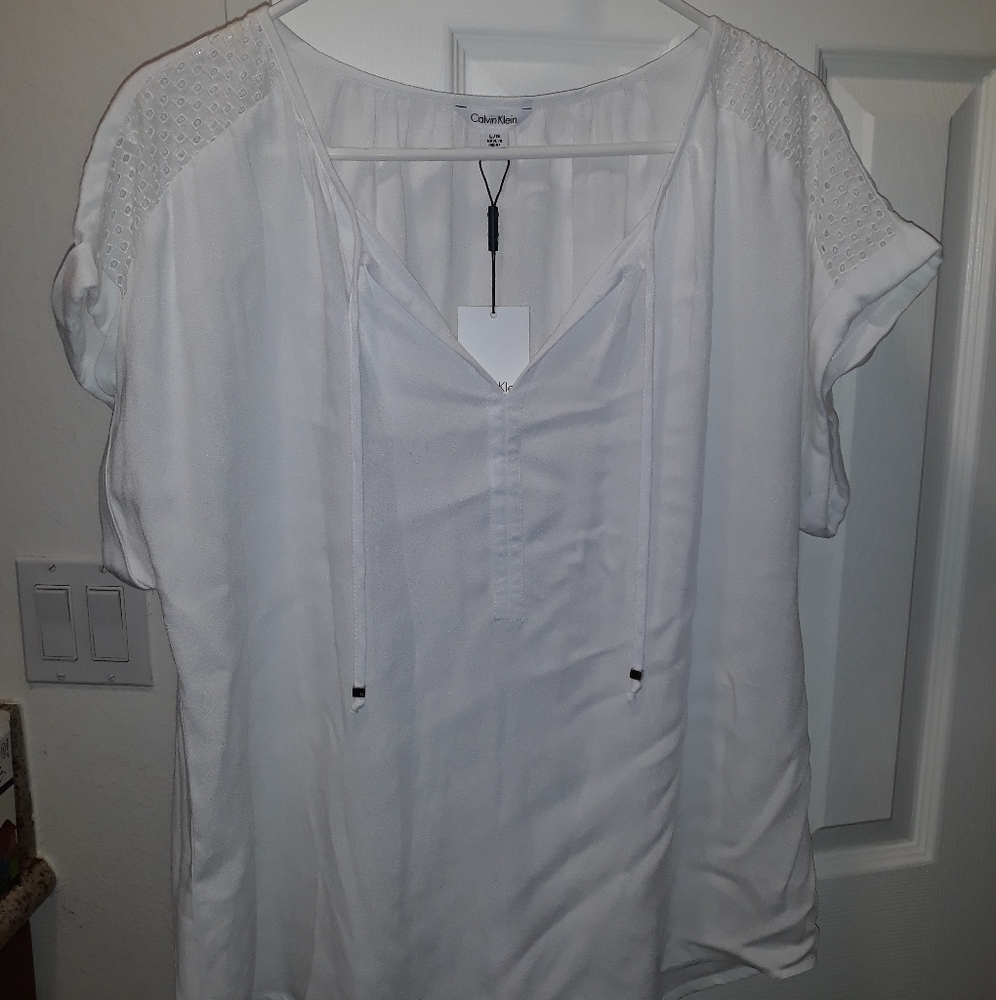 Calvin Klein white top Large